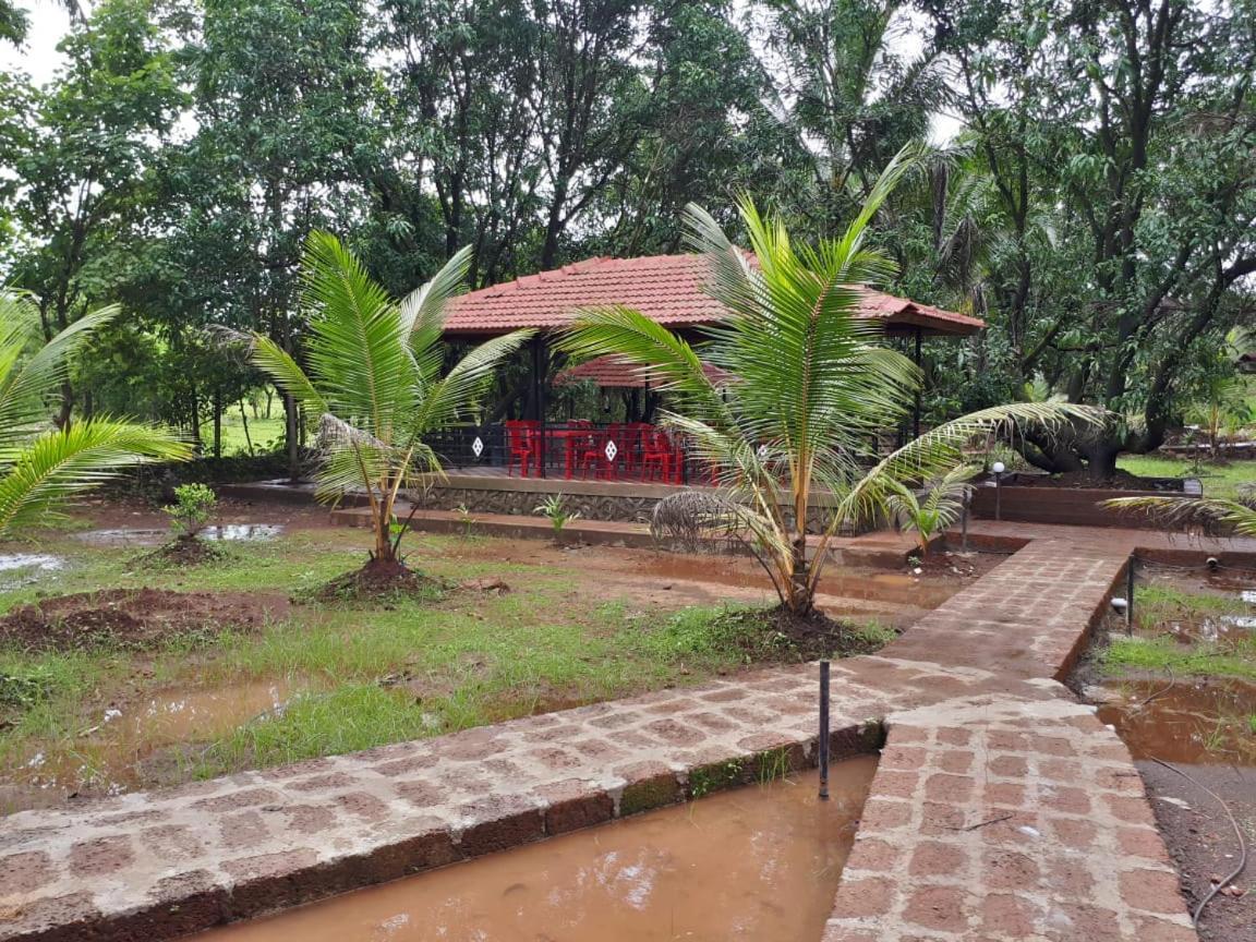 Red Roof Farmhouse Chiplūn Buitenkant foto